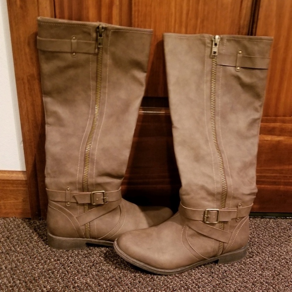 Brown rustic fashion boots